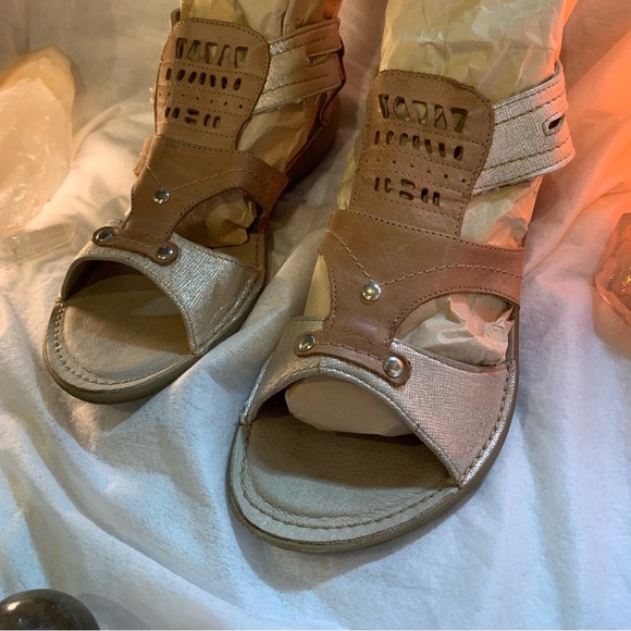 Leather Dress Sandals High Quality Size 8 Beach Resortwear Vacation Gold Tan Zip - Picture 7 of 9